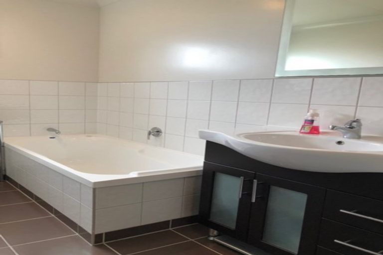 Photo of property in 17a Sandybrow, Churton Park, Wellington, 6037