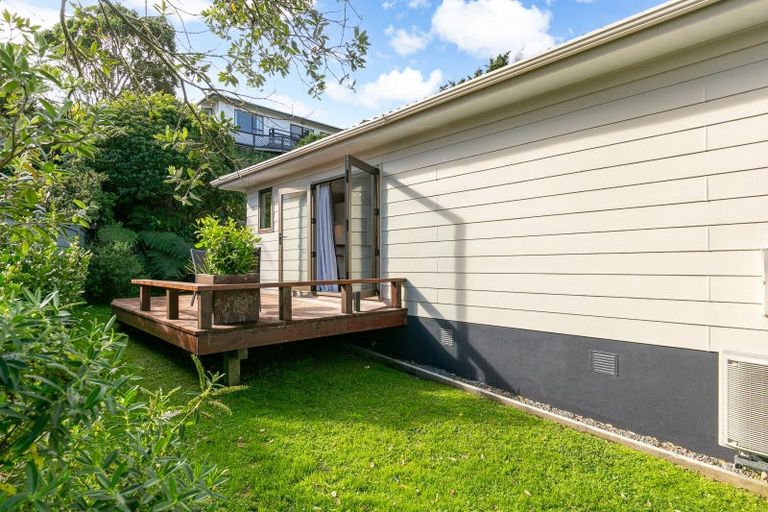 Photo of property in 5 Ladbrooke Drive, Newlands, Wellington, 6037