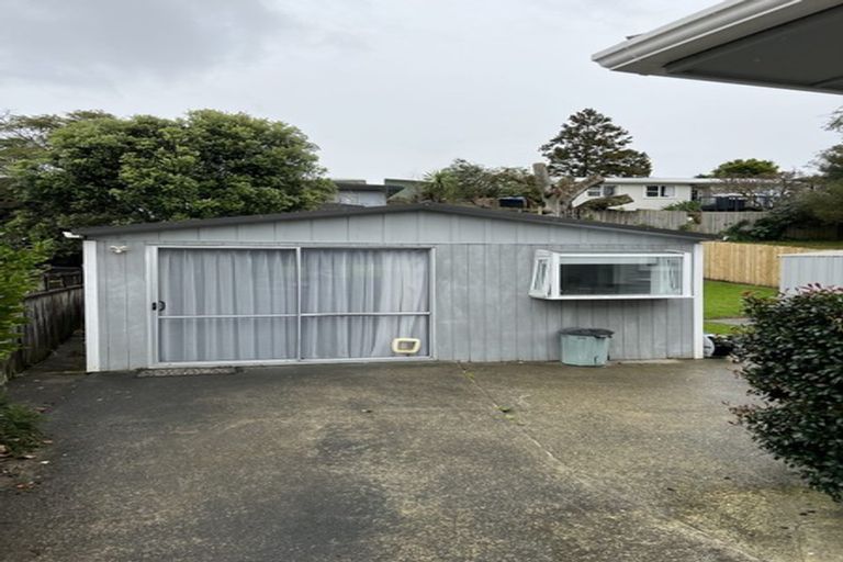 Photo of property in 50 Lauderdale Road, Birkdale, Auckland, 0626