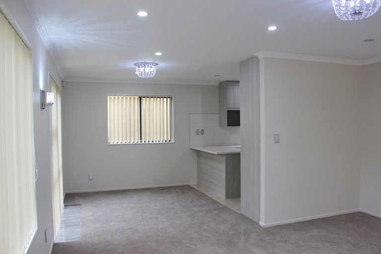 Photo of property in 52a Churchill Avenue, Manurewa, Auckland, 2102