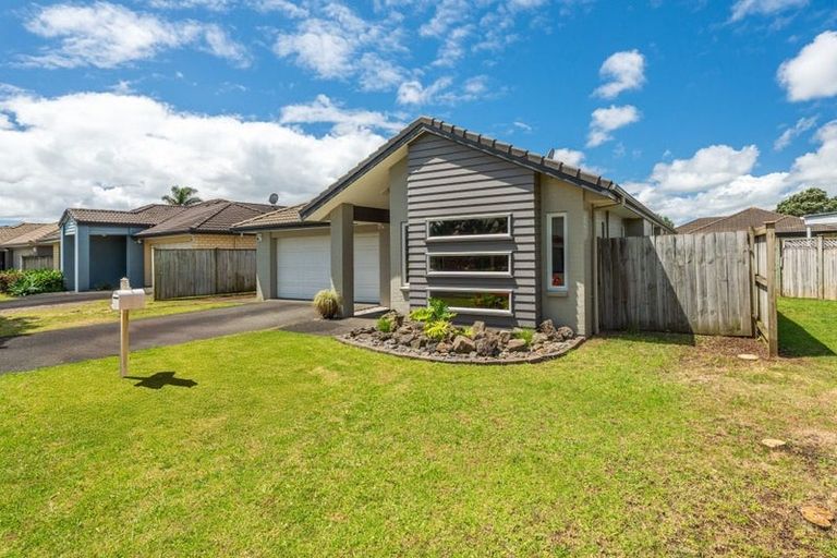 Photo of property in 9 Stranraer Crescent, Wattle Downs, Auckland, 2103