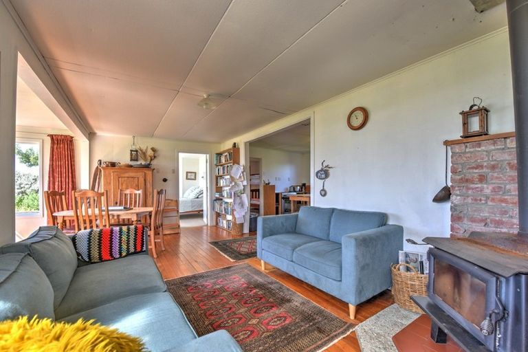 Photo of property in 501 Waikawa Curio Bay Road, Curio Bay, Tokanui, 9884