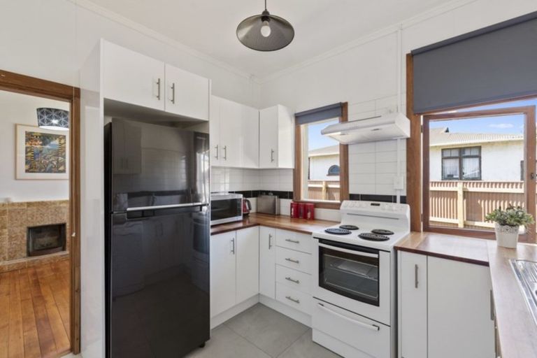 Photo of property in 10 Liverpool Street, Levin, 5510