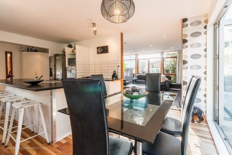 Photo of property in 52 Black Rock Road, Newlands, Wellington, 6037