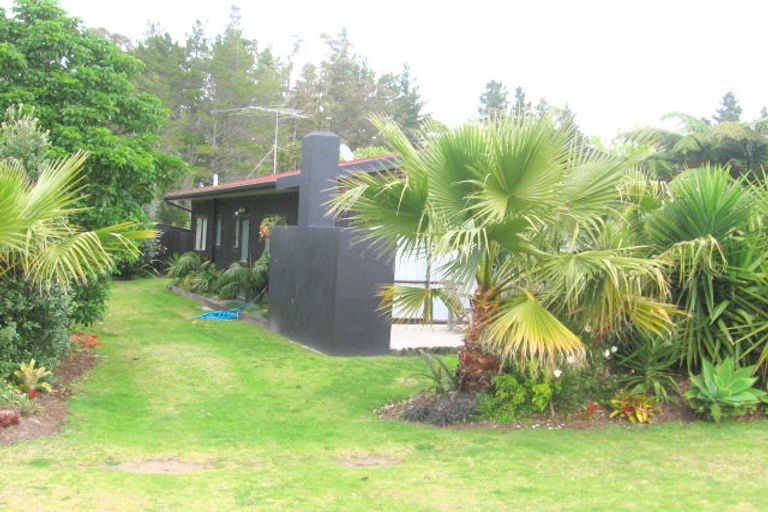 Photo of property in 112 Marram Place, Matarangi, Whitianga, 3592