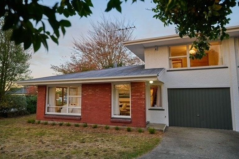 Photo of property in 2/104 Blighs Road, Strowan, Christchurch, 8052