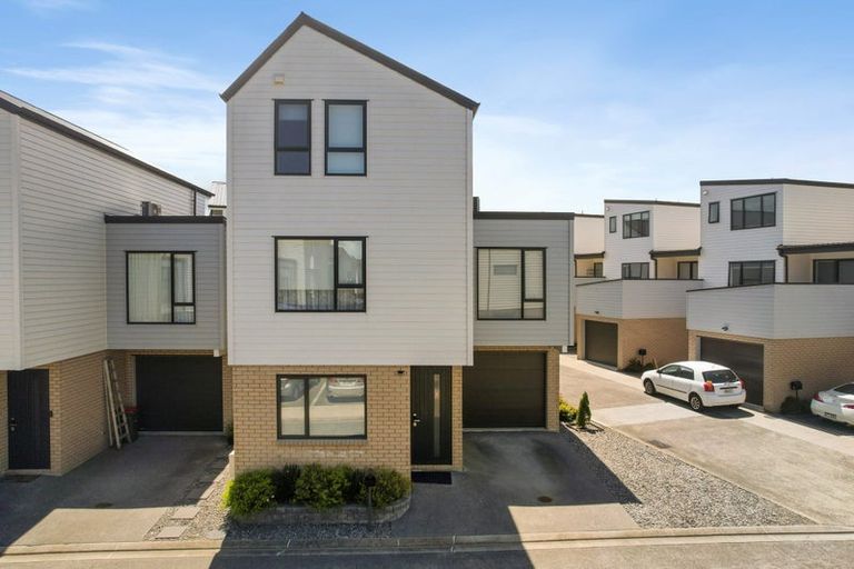 Photo of property in 12 Koropiko Lane, Flat Bush, Auckland, 2019