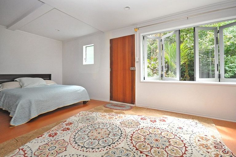 Photo of property in 42 Kauri Road, Laingholm, Auckland, 0604