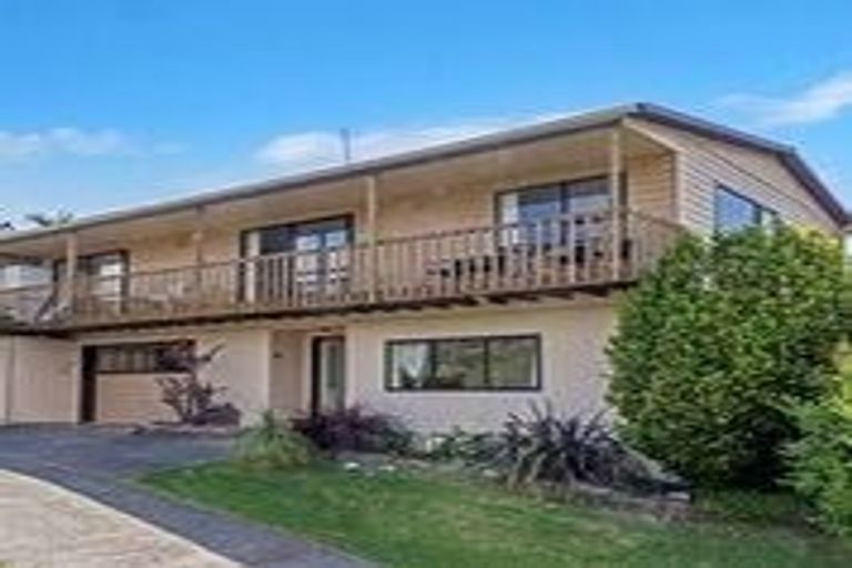 Photo of property in 76a Brian Crescent, Stanmore Bay, Whangaparaoa, 0932