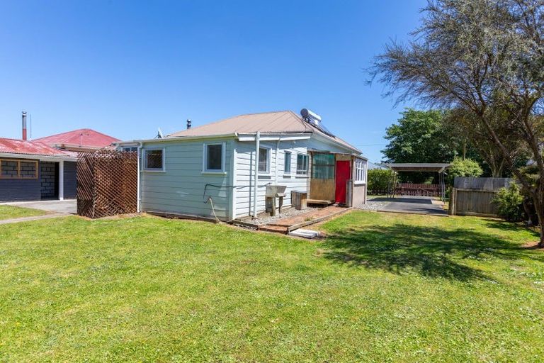 Photo of property in 46 Ross Street, Woodville, 4920