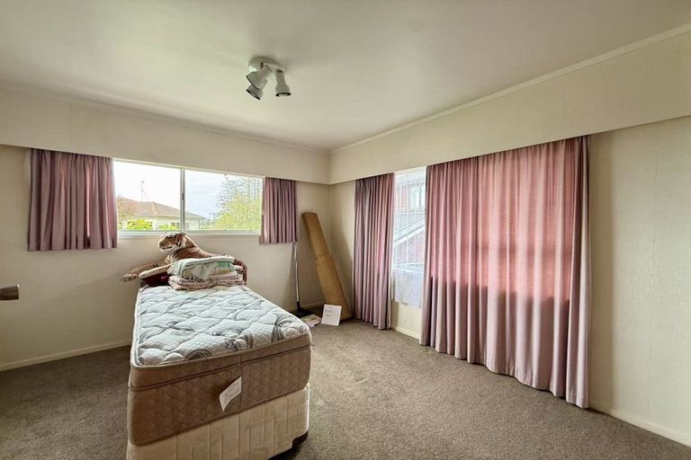 Photo of property in 8 Kowhai Road, Campbells Bay, Auckland, 0630