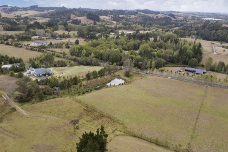 Photo of property in 44 Three Oaks Drive, Dairy Flat, Albany, 0794