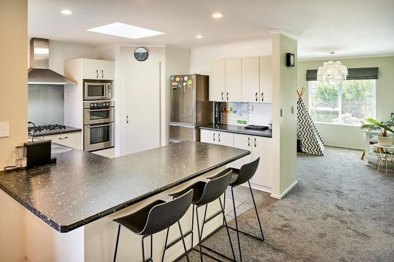 Photo of property in 191 Tirohanga Road, Tirohanga, Lower Hutt, 5010