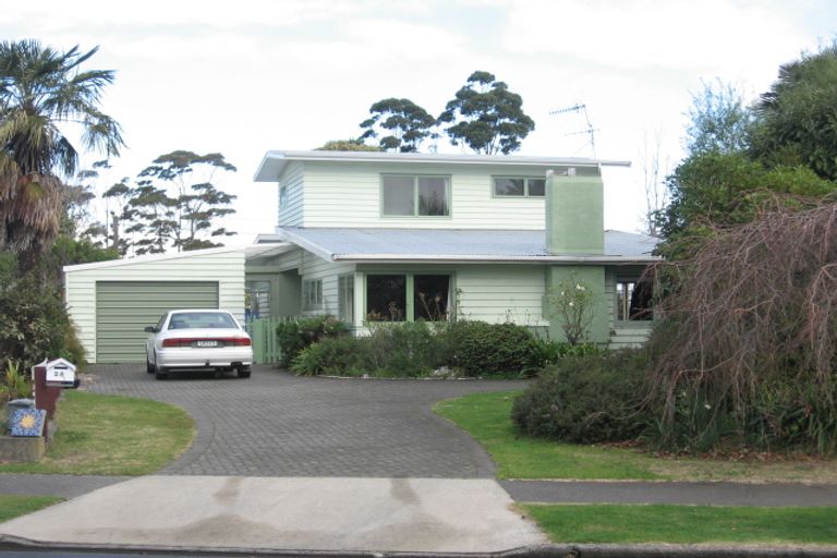 Photo of property in 28 Veronica Avenue, Marewa, Napier, 4110
