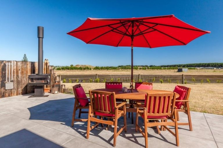 Photo of property in 18 Story Street, Foxton Beach, Foxton, 4815