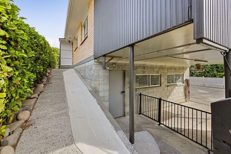 Photo of property in 20 Truby King Street, Merrilands, New Plymouth, 4312