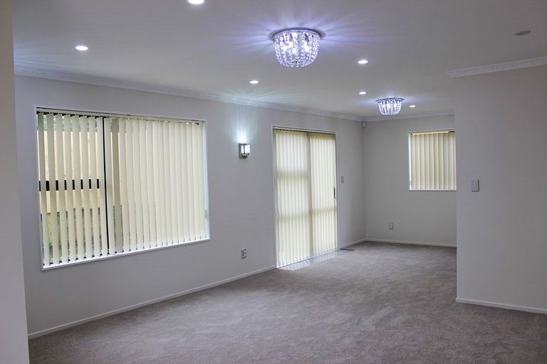 Photo of property in 52a Churchill Avenue, Manurewa, Auckland, 2102