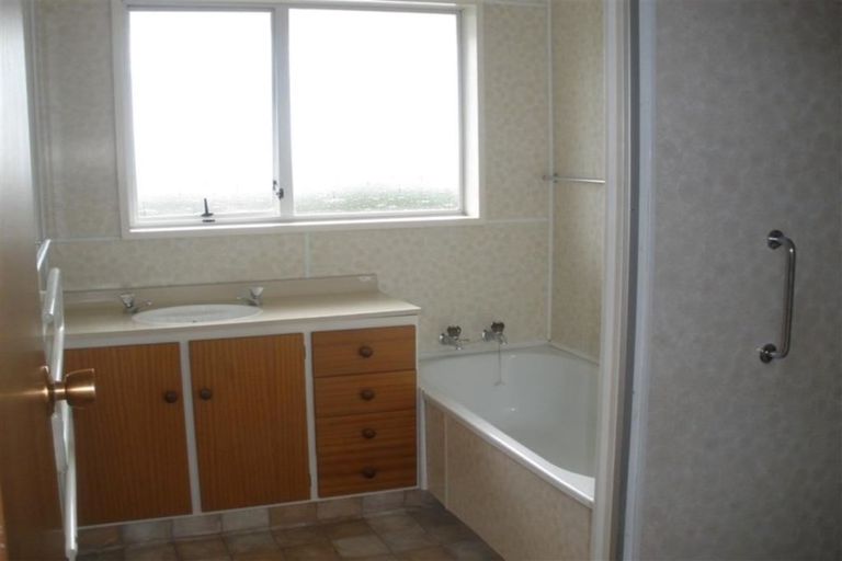 Photo of property in 2/129 Maidstone Road, Ilam, Christchurch, 8041