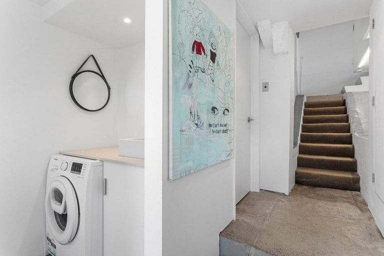 Photo of property in 65 Cannon Hill Crescent, Mount Pleasant, Christchurch, 8081