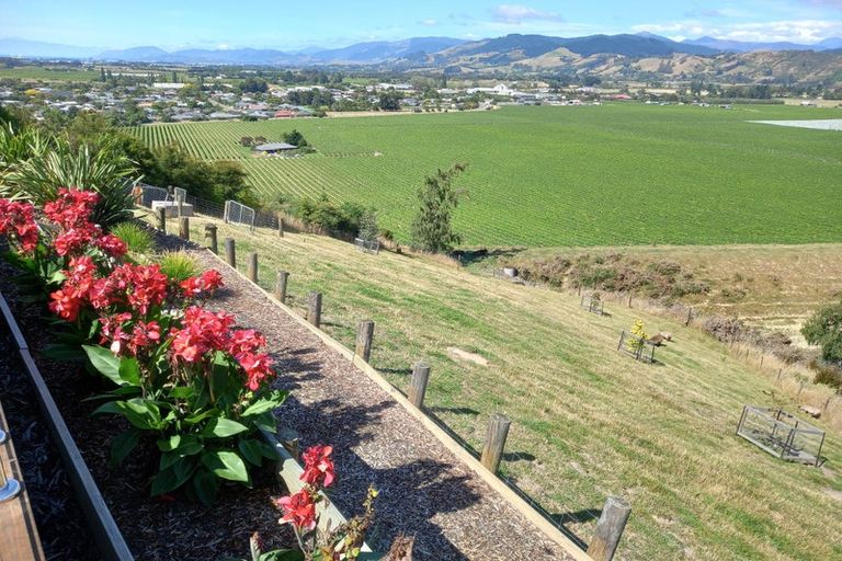 Photo of property in 43 Katania Heights, Brightwater, 7022