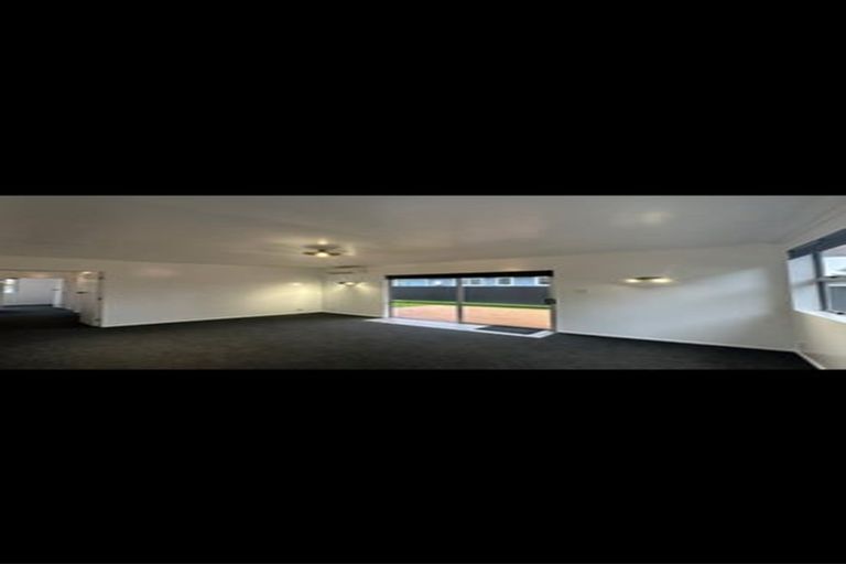 Photo of property in 17 Carlton Terrace, Westown, New Plymouth, 4310