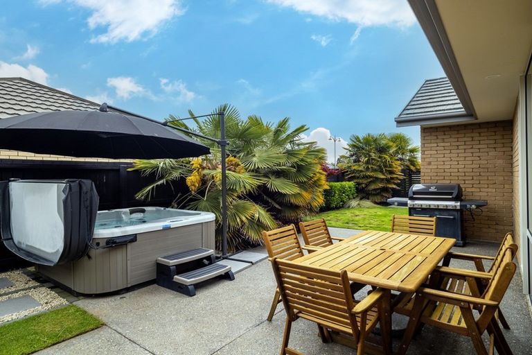 Photo of property in 14 Sovereign Boulevard, Kaiapoi, 7630