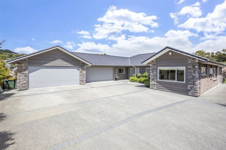 Photo of property in 19 Flotilla Place, Whitby, Porirua, 5024