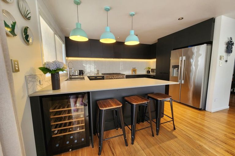 Photo of property in 7 Renata Crescent, Te Atatu Peninsula, Auckland, 0610