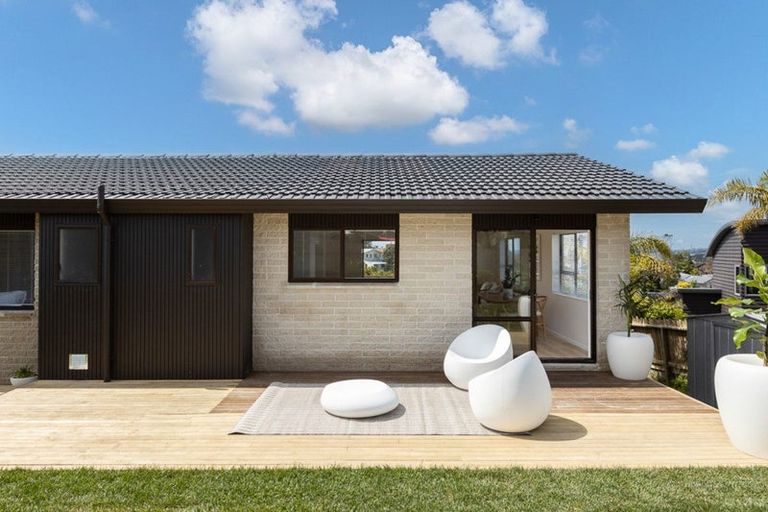 Photo of property in 1/43 Watea Road, Torbay, Auckland, 0630