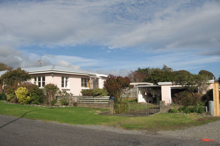 Photo of property in 1 Huia Road, Raumati Beach, Paraparaumu, 5032
