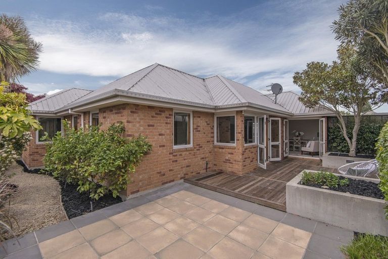 Photo of property in 139b Avonhead Road, Avonhead, Christchurch, 8042