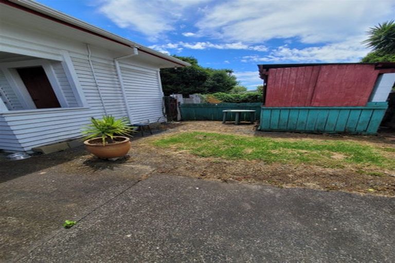 Photo of property in 31 Driver Road, Mangere East, Auckland, 2024