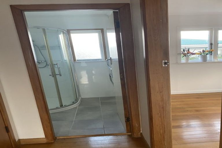 Photo of property in 1/15 Tane Street, New Lynn, Auckland, 0600