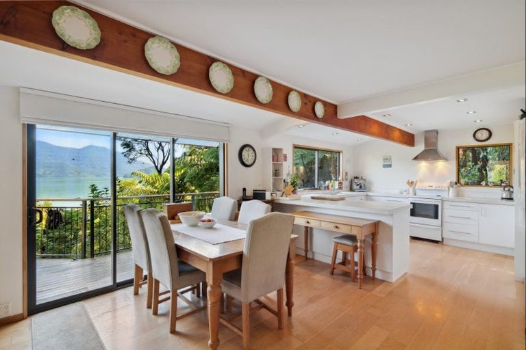 Photo of property in 28 Moetapu Bay Road, Moetapu Bay, Picton, 7282