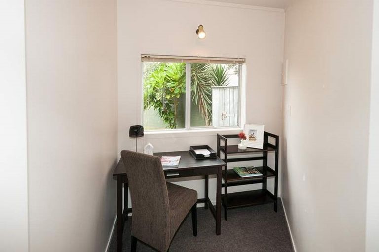 Photo of property in 9a Toroa Street, Torbay, Auckland, 0630