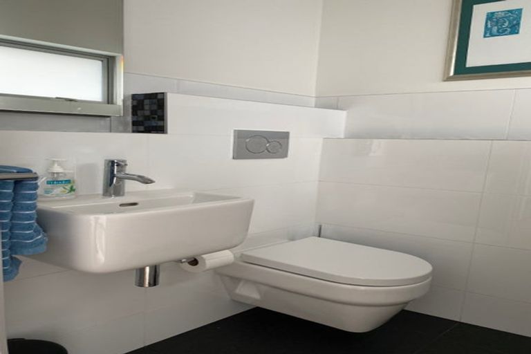 Photo of property in 2 Commodore Parry Road, Castor Bay, Auckland, 0620