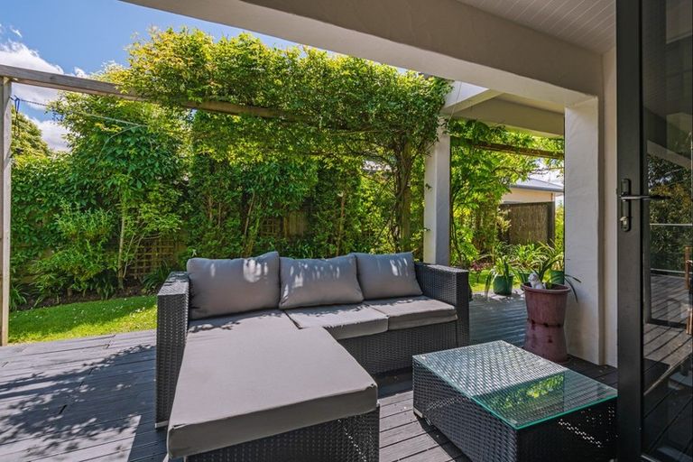 Photo of property in 60 Ruapehu Drive, Fitzherbert, Palmerston North, 4410