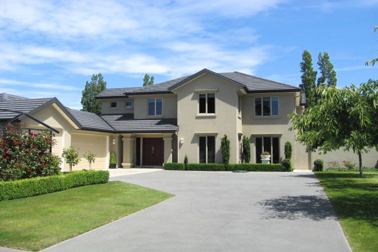 Photo of property in 93 Waitikiri Drive, Parklands, Christchurch, 8083