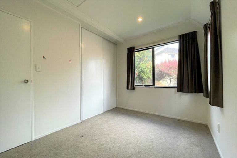 Photo of property in 21 Mallard Place, Unsworth Heights, Auckland, 0632