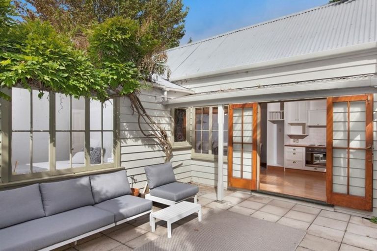 Photo of property in 137 Springfield Road, St Albans, Christchurch, 8014