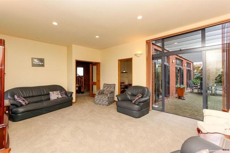 Photo of property in 96g Branch Road, Highlands Park, New Plymouth, 4312