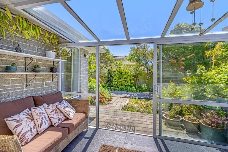 Photo of property in 31 Fovant Street, Russley, Christchurch, 8042