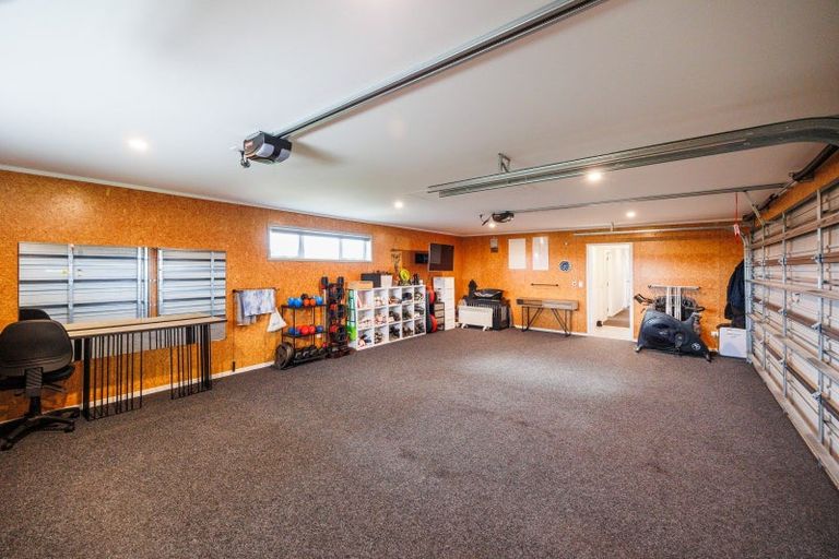 Photo of property in 61 Hartwell Drive, Kelvin Grove, Palmerston North, 4470