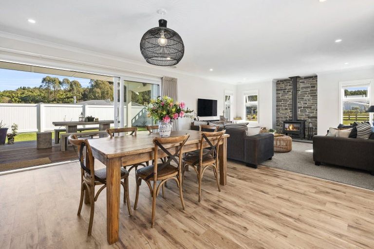 Photo of property in 9 Kanuka Grove, Kinloch, Taupo, 3377