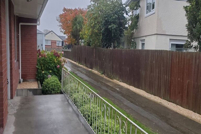 Photo of property in 2/82 Grahams Road, Burnside, Christchurch, 8041