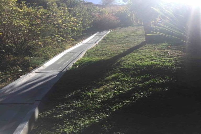 Photo of property in 57 Hawkhurst Road, Lyttelton, 8082