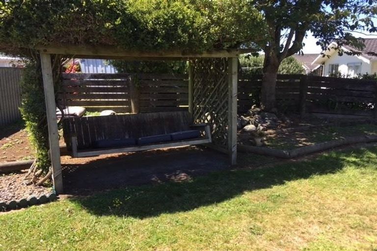 Photo of property in 20 Culzean Grove, Bell Block, New Plymouth, 4312