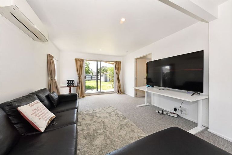 Photo of property in 24 Roberts Road, Hei Hei, Christchurch, 8042