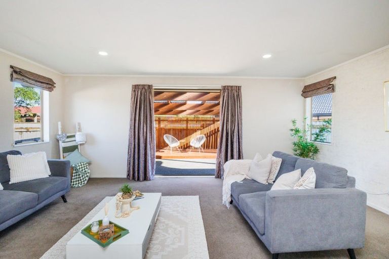 Photo of property in 21 Cleveland Heights, Kelvin Grove, Palmerston North, 4414