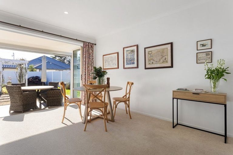 Photo of property in 22 Ruge Court, Cambridge, 3434